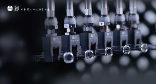 耳机充电盒组装柔性夹爪厂商怎么选（2025年10月更新）(图1)