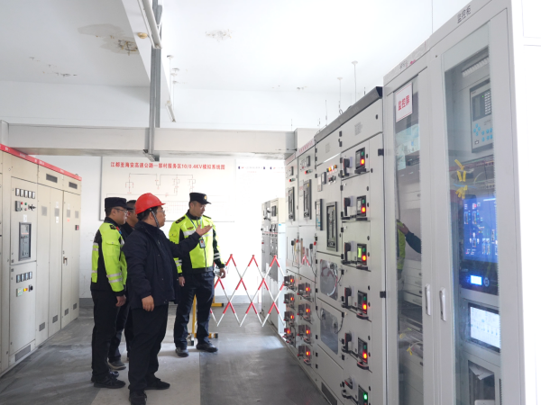 执法护航智慧扩容江苏交通赋能民生出行——扬州市郭村服务区升级背后的攻坚力量(图1)